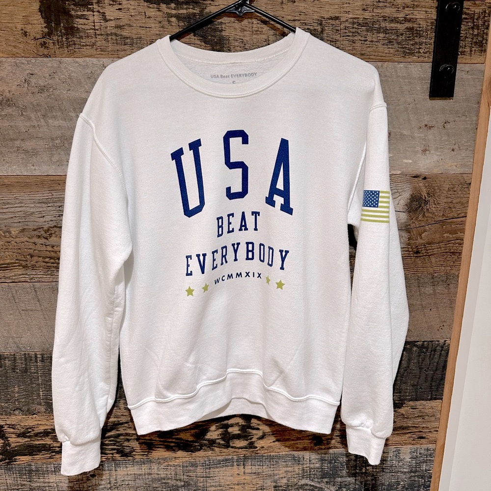 🇺🇸⚽️ USWNT 2019 Women’s World Cup USA Beat Everybody crew neck sweatshirt rare